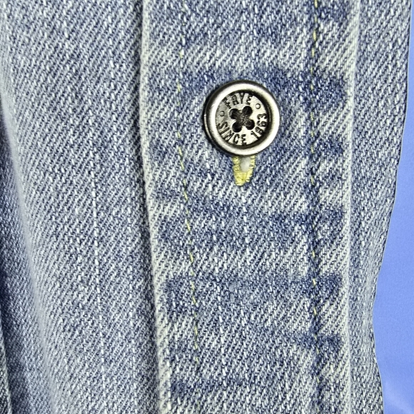 NWT Frye Men's Light Wash Denim Shirt Long Sleeve Metal Buttons Size L Casual - Picture 10 of 14